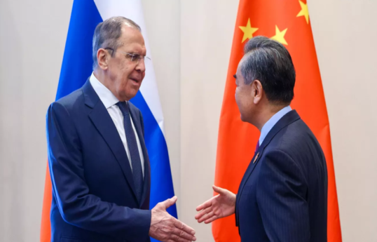 Rusiya xarici işlər naziri Sergey Lavrov və Çin xarici işlər naziri Van İ