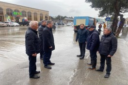 Xəzər rayonunun icra başçısı yağışın fəsadlarının aradan qaldırılması ilə bağlı tapşırıqlar verib - FOTO 