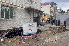 ADSEA sədri üzərində evlər tikilən kollektorun çökdüyü ərazidə olub - VİDEO 