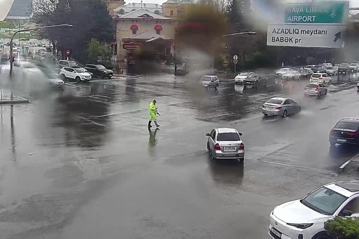 NİİM: Yağıntılı hava ilə əlaqədar nəqliyyatın hərəkəti çətinləşib, sıxlıq yaranıb - SİYAHI  - FOTO  - YENİLƏNİB 