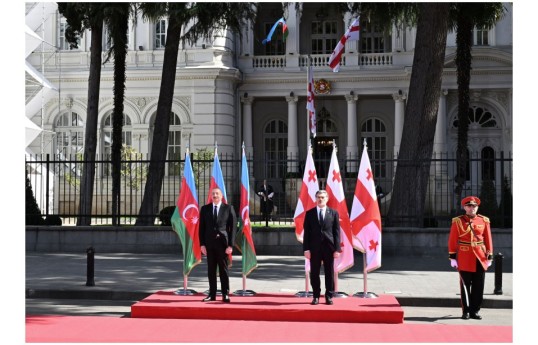 Prezident İlham Əliyevin Tbilisidə rəsmi qarşılanma mərasimi olub - YENİLƏNİB  - FOTO 
