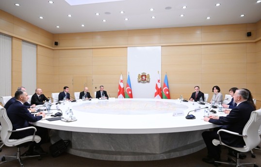 Prezident İlham Əliyevin Gürcüstanın Baş naziri ilə geniş tərkibdə görüşü olub