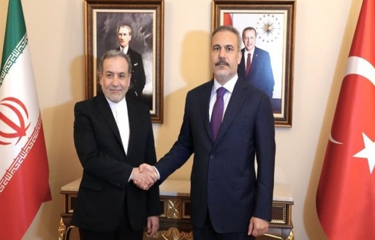 İranın xarici işlər naziri Abbas Əraqçi  , Türkiyənin xarici işlər naziri Hakan Fidan