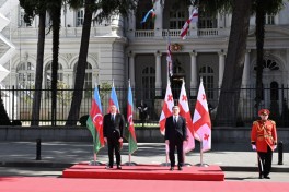 Prezident İlham Əliyevin Tbilisidə rəsmi qarşılanma mərasimi olub - YENİLƏNİB  - FOTO 