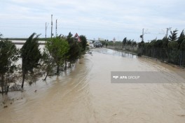 FHN Xızıda Sitalçay kəndində təxliyə işləri aparır - FOTO 