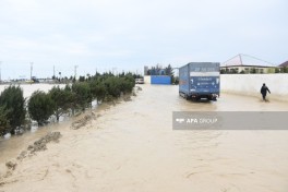 FHN Xızıda Sitalçay kəndində təxliyə işləri aparır - FOTO 