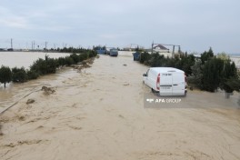 FHN Xızıda Sitalçay kəndində təxliyə işləri aparır - FOTO 