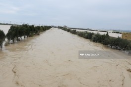 FHN Xızıda Sitalçay kəndində təxliyə işləri aparır - FOTO 