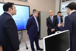 Emin Əmrullayev qazaxıstanlı həmkarı ilə görüşüb