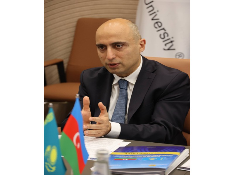 Emin Əmrullayev qazaxıstanlı həmkarı ilə görüşüb