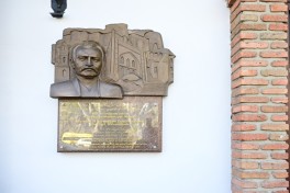 Mehriban Əliyeva Tbilisidə Mirzə Fətəli Axundzadə adına Azərbaycan Mədəniyyəti Muzeyi ilə tanış olub - FOTO 
