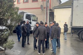 Xətaidə kollektorun üzərində tikilən ev sökülüb, xəttin bərpasına başlanılıb