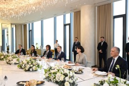 Azərbaycan Respublikasının Prezidentinin şərəfinə lanç verilib