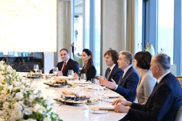 Azərbaycan Respublikasının Prezidentinin şərəfinə lanç verilib