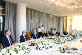 Azərbaycan Respublikasının Prezidentinin şərəfinə lanç verilib