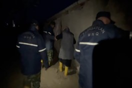 FHN: İntensiv yağışlarla əlaqədar fəsadların aradan qaldırılması və suçəkmə işləri davam etdirilir - VİDEO 
