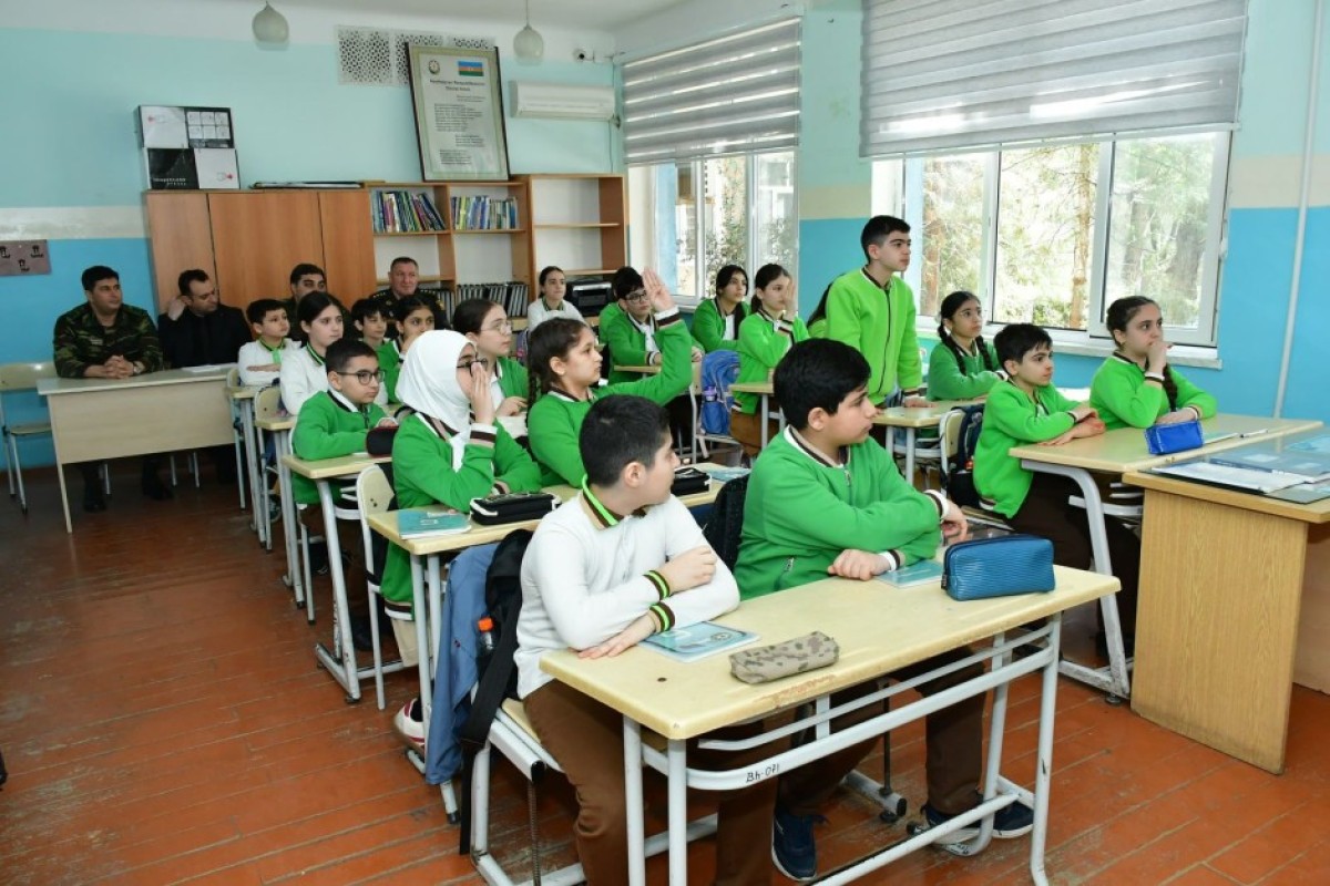 Sumqayıtda məktəbdə mülki müdafiə məşqi keçirilib - FOTO 