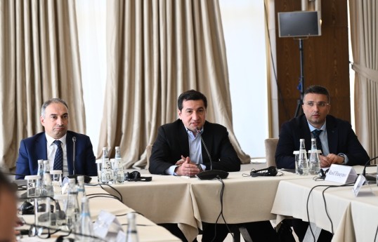 Prezidentin köməkçisi “Sülh Körpüsü” təşəbbüsünün iştirakçıları ilə görüşə dair paylaşım edib