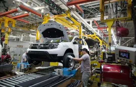 "Renault" mühəndislərin sayını azaltmağı planlaşdırır