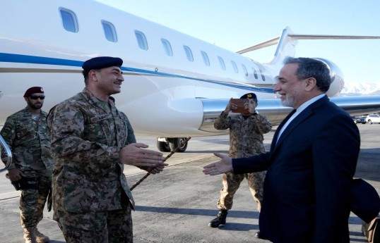 Pakistan ordusunun komandanı Asim Munir və İranın xarici işlər naziri Abbas Əraqçi