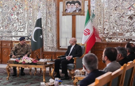 Pakistan ordusunun komandanı feldmarşal Asim Munir, İran parlamentinin sədri Məhəmməd Baqir Qalibaf