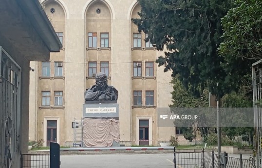Cəfər Cabbarlının kinostudiyanın həyətindəki büstünün restavrasiyası başa çatıb - FOTO 