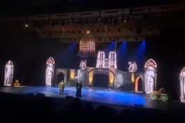 ƏSA Teatrının hazırladığı “Paris Notr-Dam” tamaşası nümayiş edilib - FOTO 