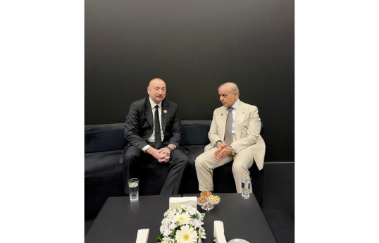 Prezident İlham Əliyev Pakistan Baş naziri ilə görüşüb