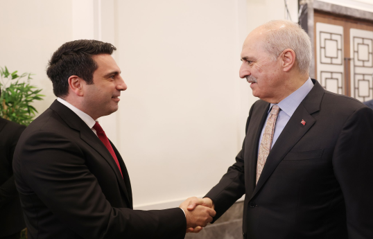 Ermənistan parlamentinin spikeri Alen Simonyan və Türkiyə Böyük Millət Məclisinin sədri Numan Kurtulmuş