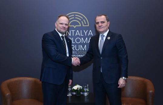 NATO-nun Tərəfdaşlıq üzrə Baş Katibinin müavini, Qafqaz və Mərkəzi Asiya üzrə xüsusi nümayəndəsi Kevin Hamilton və Azərbaycan Respublikasının xarici işlər naziri Ceyhun Bayramov