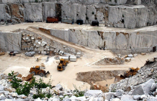 Bəzi əhəngdaşı və qum-çınqıl yataqları "AzerGold"un istifadəsinə verilib
