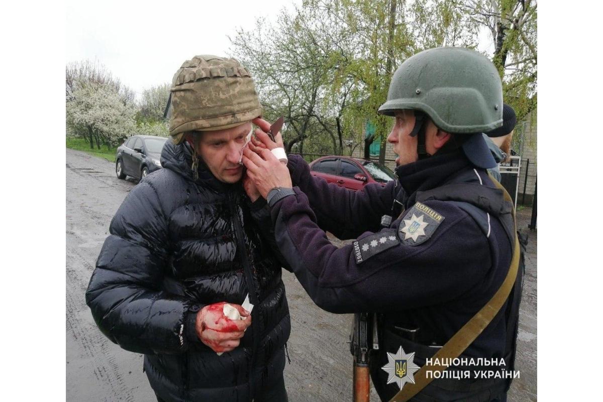 Ukraynada polislərə qumbara atılıb, 6 nəfər yaralanıb