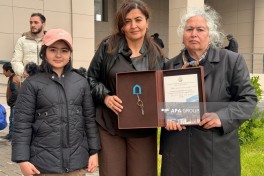 Növbəti köç karvanı Ağdam şəhərinə çatıb, açarlar təqdim olunub- FOTO  - YENİLƏNİB-1 