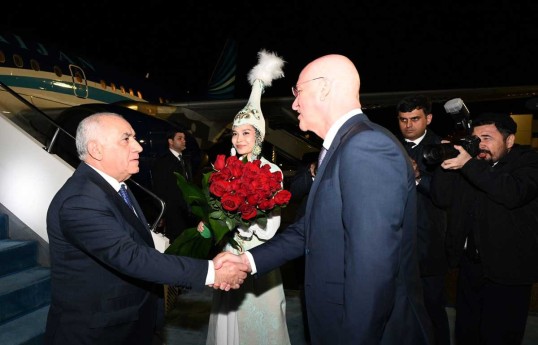 Əli Əsədov Qazaxıstana səfər edib