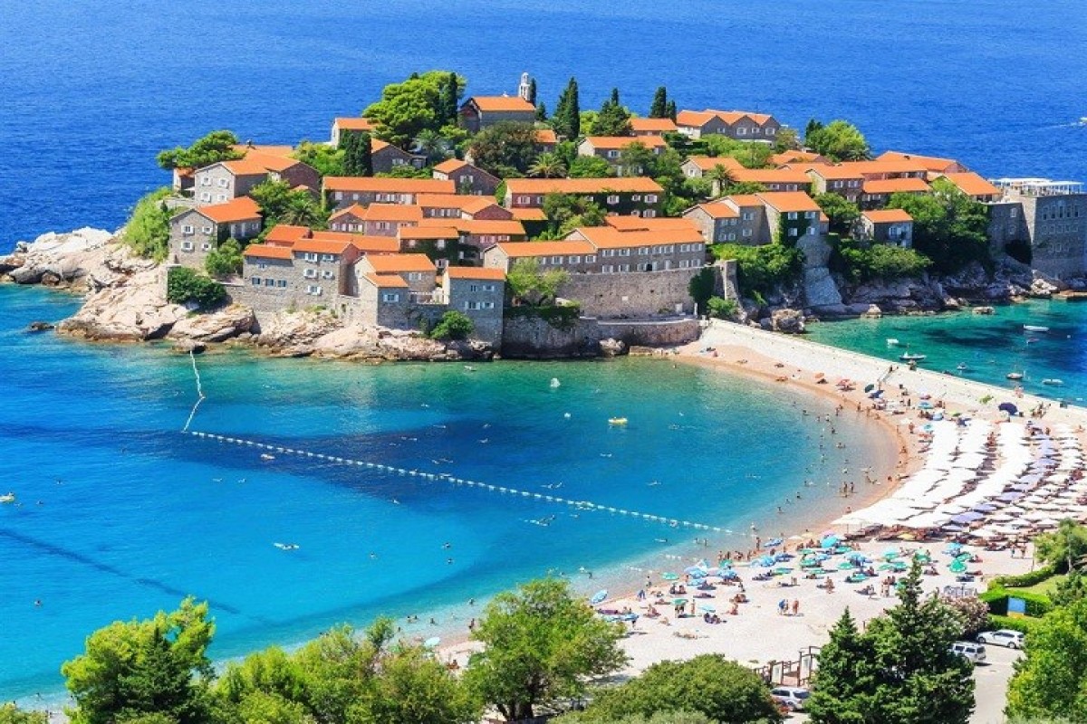 Azərbaycanla Monteneqro arasında birbaşa çarter uçuşları təşkil edilə bilər