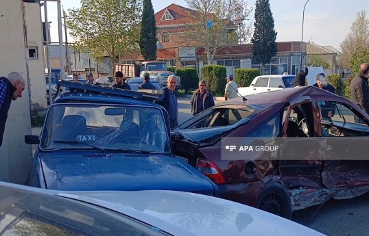 Gəncədə zəncirvari qəza olub, xəsarət alanlar var - FOTO  - YENİLƏNİB 