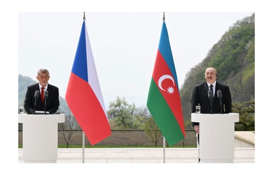 Çexiyanın Baş naziri Andrey Babiş və Prezident İlham Əliyev