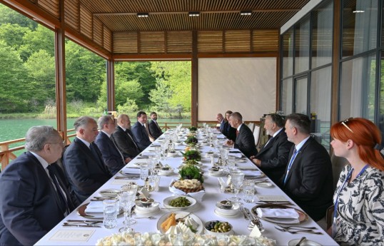 Qəbələdə Prezident İlham Əliyevin adından Çexiyanın Baş nazirinin şərəfinə rəsmi lanç verilib