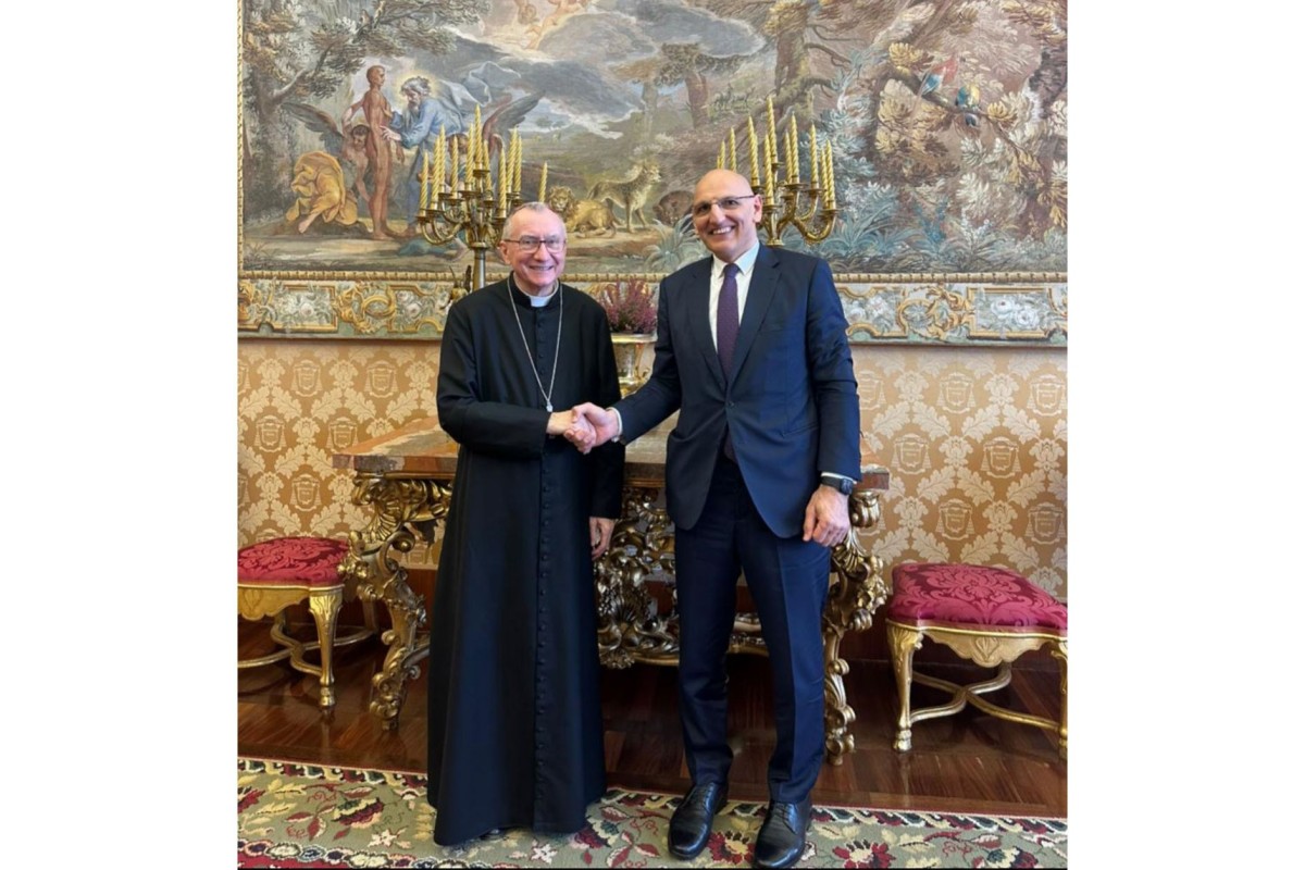 Müqəddəs Taxt-Tacın Dövlət katibi (Baş nazir), kardinal Pietro Parolin, Azərbaycan Prezidentinin xüsusi tapşırıqlar üzrə nümayəndəsi Elçin Əmirbəyov