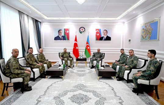 Hikmət Mirzəyev Türkiyə Quru Qoşunlarının komandanı ilə görüşüb