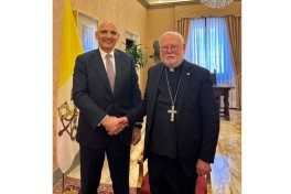 Azərbaycan Prezidentinin xüsusi tapşırıqlar üzrə nümayəndəsi Elçin Əmirbəyov, Vatikanın Dövlətlər və beynəlxalq təşkilatlarla əlaqələr üzrə katib (xarici işlər naziri), arxiyepiskop Pol Riçard Qallaxer