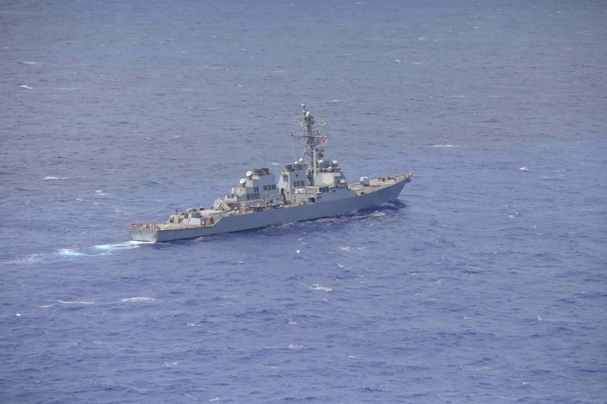 ABŞ-ın "USS Higgins" esminesində yanğın baş verib