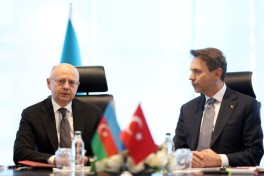 İstanbulda Azərbaycan və Türkiyə energetika nazirləri Yaşıl Enerji Dəhlizləri layihələrini müzakirə edib