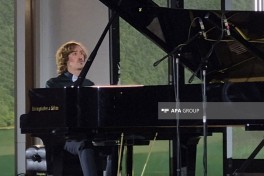 XV Qəbələ Beynəlxalq Musiqi Festivalı çərçivəsində kamera musiqisi axşamı keçirilib - FOTO