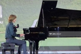 XV Qəbələ Beynəlxalq Musiqi Festivalı çərçivəsində kamera musiqisi axşamı keçirilib - FOTO