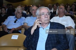Nəriman Həsənzadə ilə vida mərasimi keçirilir, Prezident və Birinci vitse-prezident əklil göndərib - FOTO  - YENİLƏNİB-1 