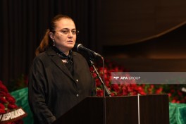 Nəriman Həsənzadə ilə vida mərasimi keçirilir, Prezident və Birinci vitse-prezident əklil göndərib - FOTO  - YENİLƏNİB-1 