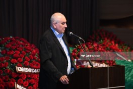 Nəriman Həsənzadə ilə vida mərasimi keçirilir, Prezident və Birinci vitse-prezident əklil göndərib - FOTO  - YENİLƏNİB-1 