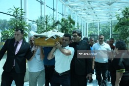 Xalq şairi Nəriman Həsənzadə I Fəxri xiyabanda dəfn edilib - FOTO