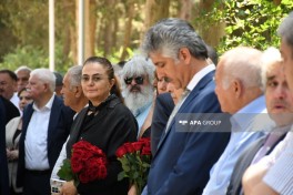 Xalq şairi Nəriman Həsənzadə I Fəxri xiyabanda dəfn edilib - FOTO